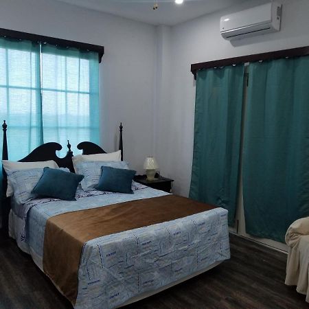 Royal View Apartment Plus Belize City Exteriér fotografie