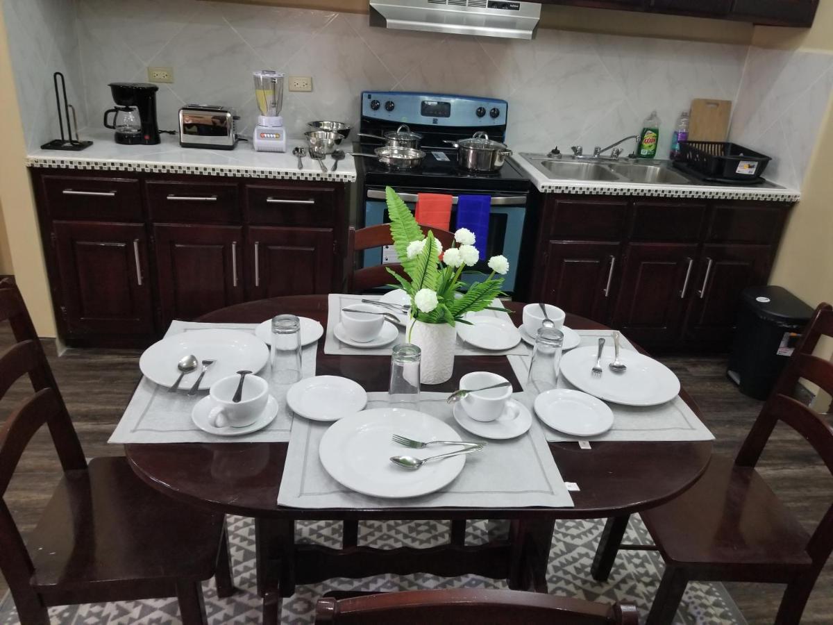 Royal View Apartment Plus Belize City Exteriér fotografie