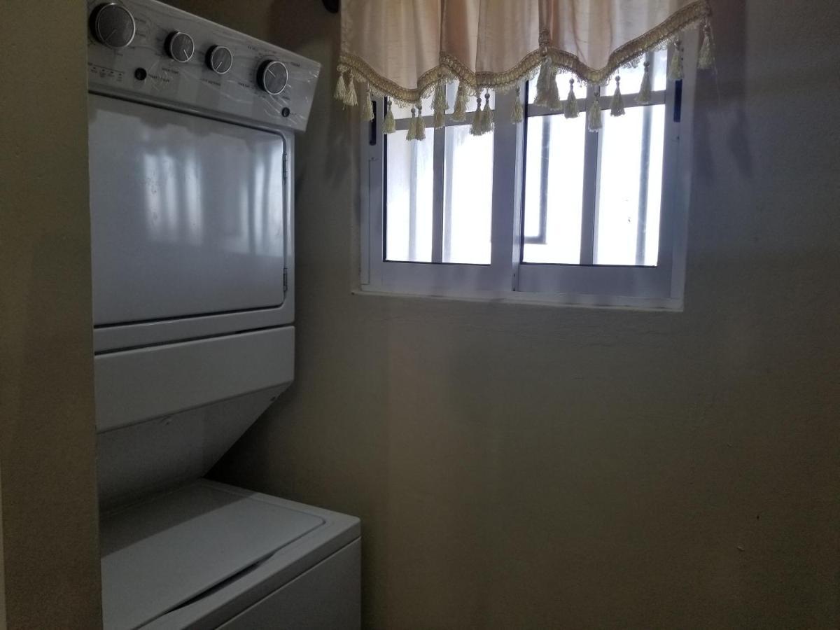 Royal View Apartment Plus Belize City Exteriér fotografie