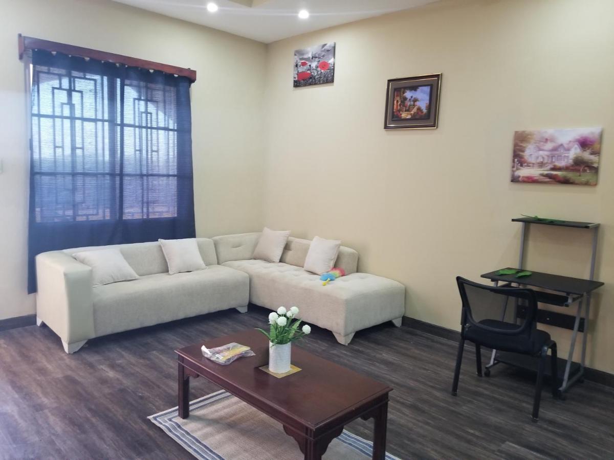 Royal View Apartment Plus Belize City Exteriér fotografie