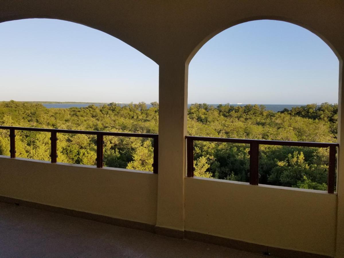 Royal View Apartment Plus Belize City Exteriér fotografie