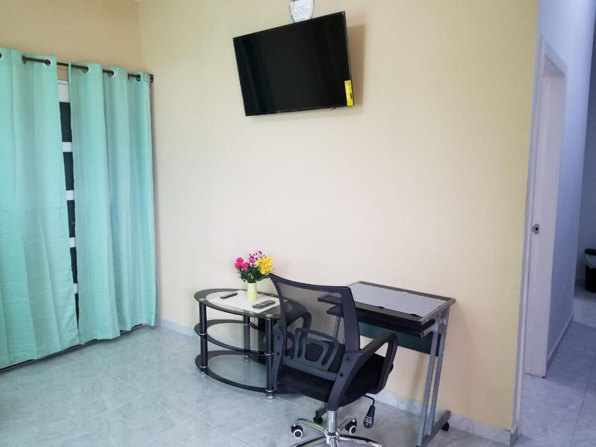 Royal View Apartment Plus Belize City Exteriér fotografie